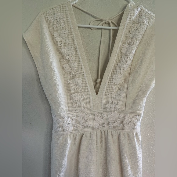 Zara Elegant off White Lace embroidered open back short Romper size M - Picture 2 of 6